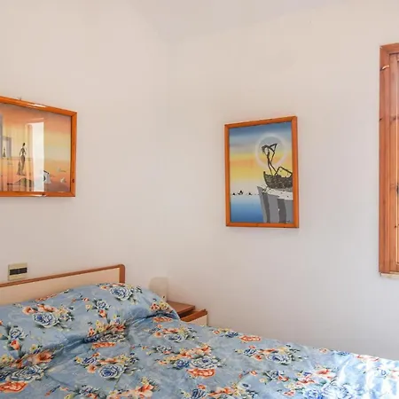 Apartment 1 Bedroom Awesome In