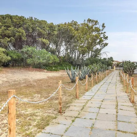 1 Bedroom Awesome In * Botricello