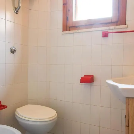 Apartment 1 Bedroom Awesome In Botricello
